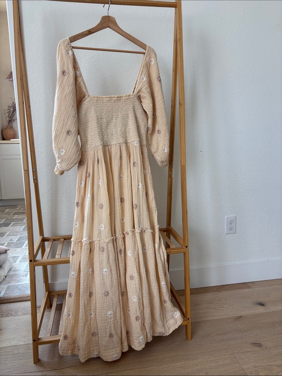 Free People Dresses & Skirts - Free People Dahlia Embroidered Cream-Beige Floral Maxi Dress